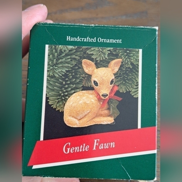 Vintage Flocked Deer Ornament Gentle Fawn Hallmark Keepsake 1989 Box Collectible - Picture 3 of 12